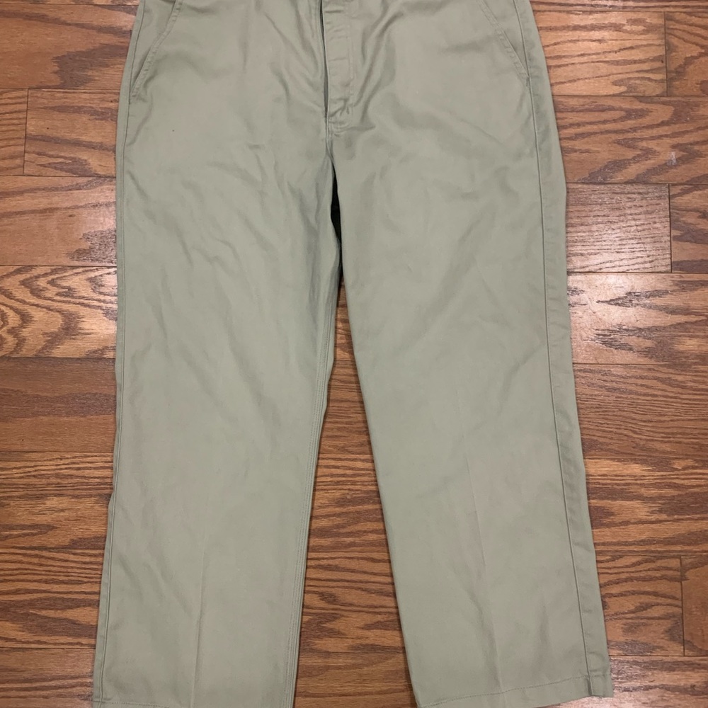 Carhartt Khakis 42x30. No stains, No tears or rips.